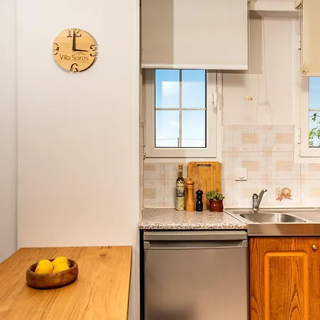 Spiros Family Apts Apartmán