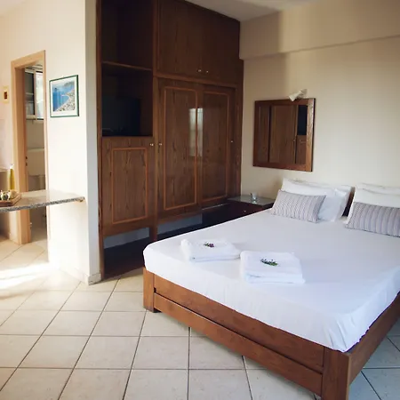 Spiros Family Apts Apartmán