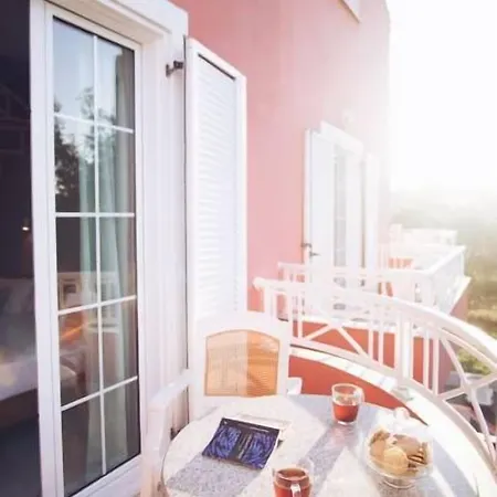 Spiros Family Apts *