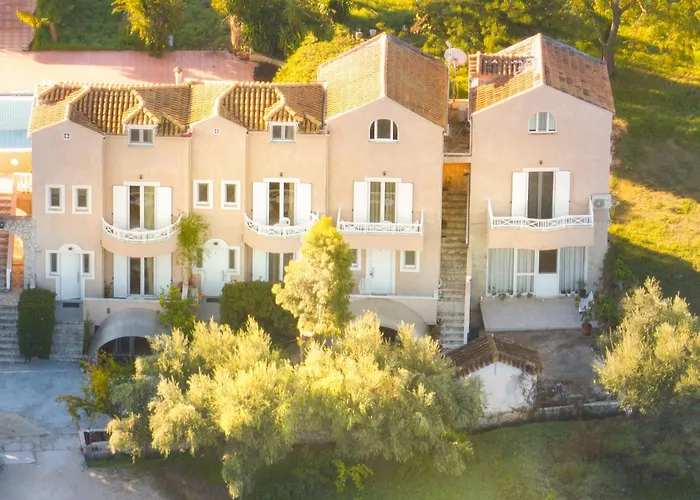 Spiros Family Apts Laganas