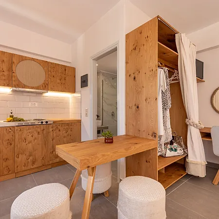 Spiros Family Apts לגאנאס