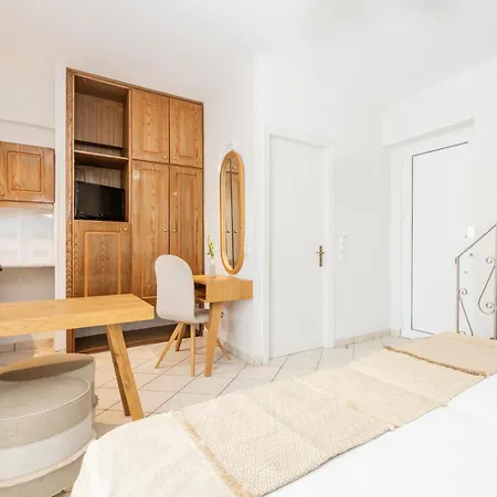 Spiros Family Apts לגאנאס