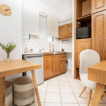 Spiros Family Apts דירה לגאנאס