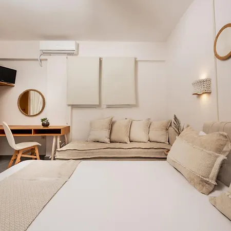 Spiros Family Apts דירה