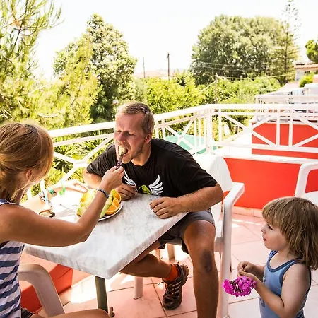 Spiros Family Apts * Лаганас