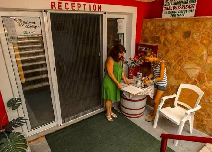 Spiros Family Apts لاغاناس