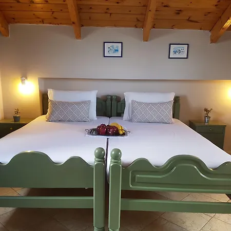 Spiros Family Apts דירה *