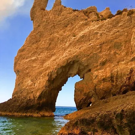 Spiros Family Apts לגאנאס